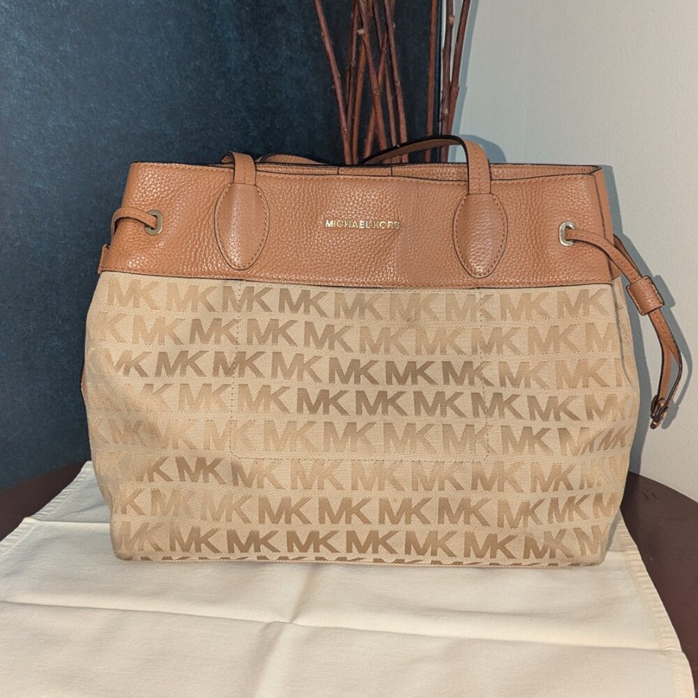 Michael Kors Marina Large Drawstring Tote Bag in Light Khaki